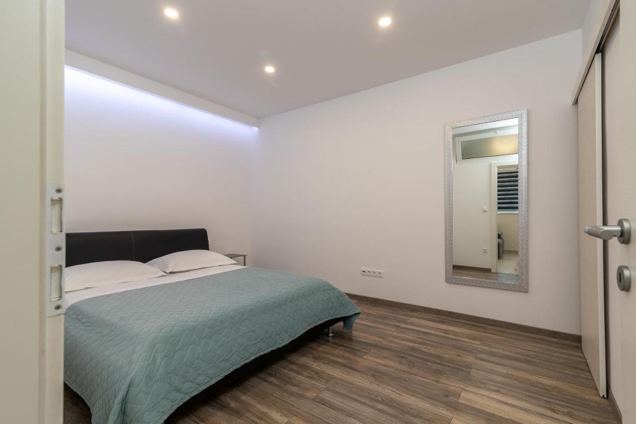 Apartment Soric Trogir Exterior photo